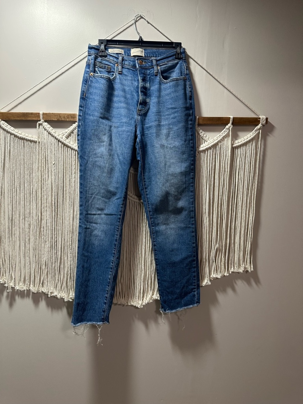 Universal Thread High-Rise Medium Blue Straight Jeans